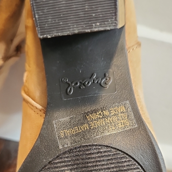 EUC Qupid Side Zip Tan Ankle Booties with Suede Cutout Design - Picture 6 of 6